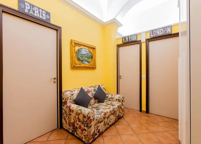 Oscar 3 招待所 3*