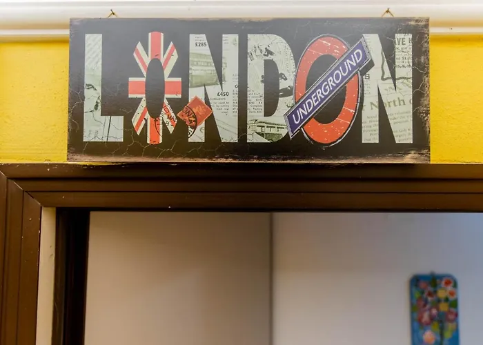 Oscar 3 招待所 3*